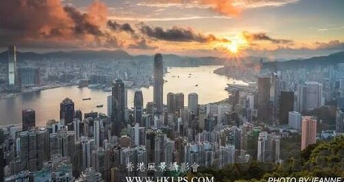 蜜桃av一二三区免费看麻豆-矜持之下的网络探索，蜜桃AV一二三区与麻豆文化探讨